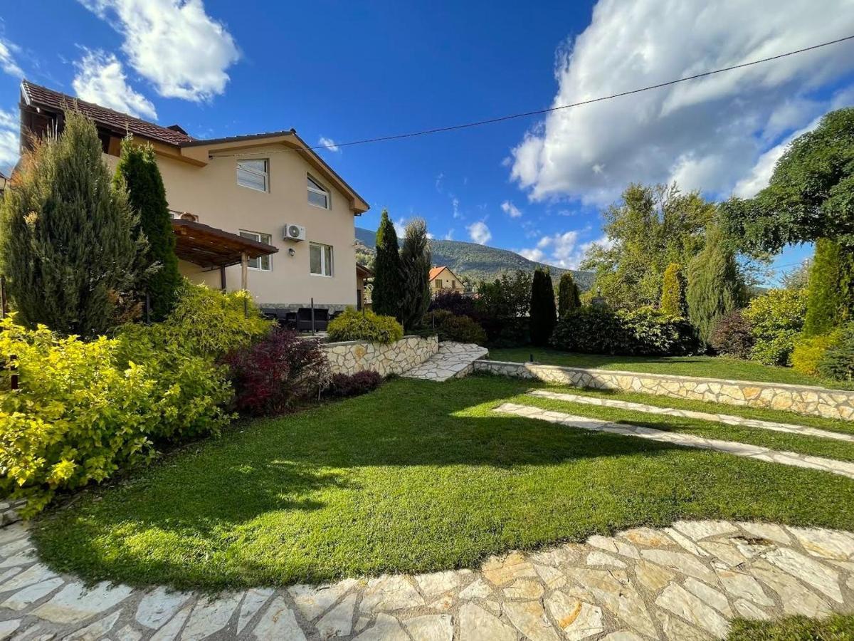 Maria Villa